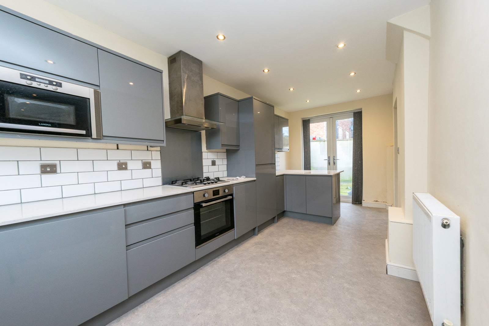 Flat Springbank Crescent in Leeds