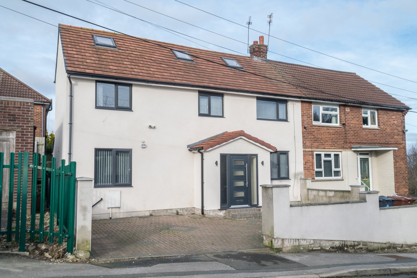 Flat Springbank Crescent in Leeds
