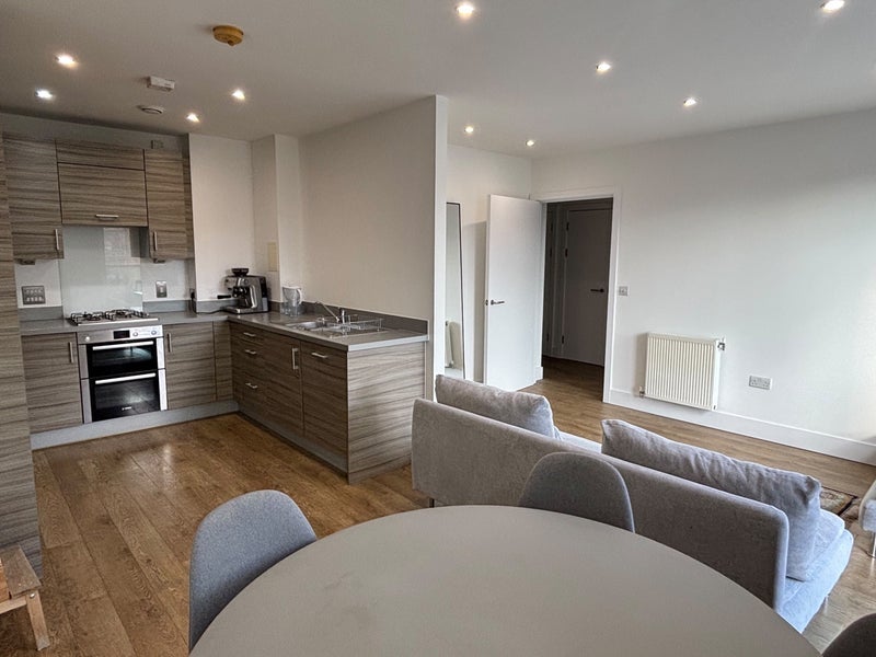 Flat Dongola Road in Greater London