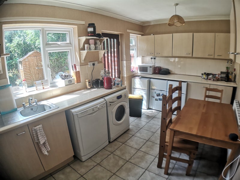 Room Baslow Drive in Nottingham