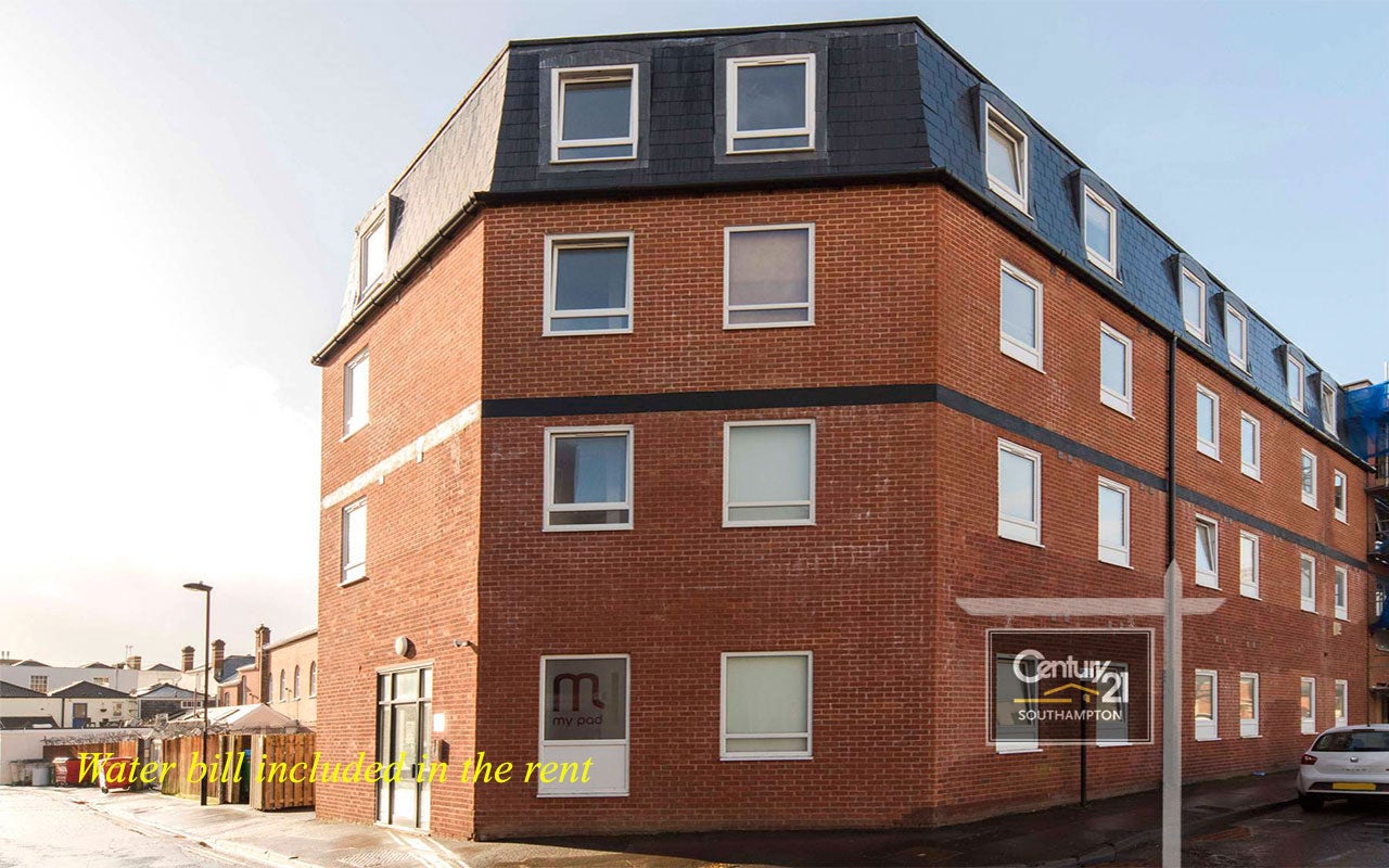 Flat Carlton Place in Southampton