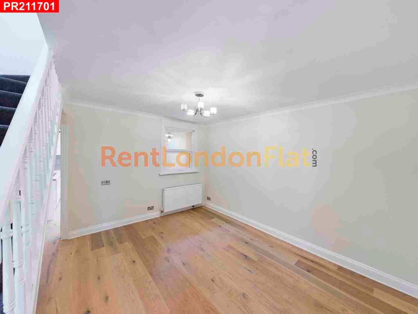 Flat Exning Road in Greater London