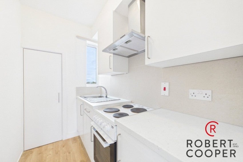 Flat Telcote Way in Greater London