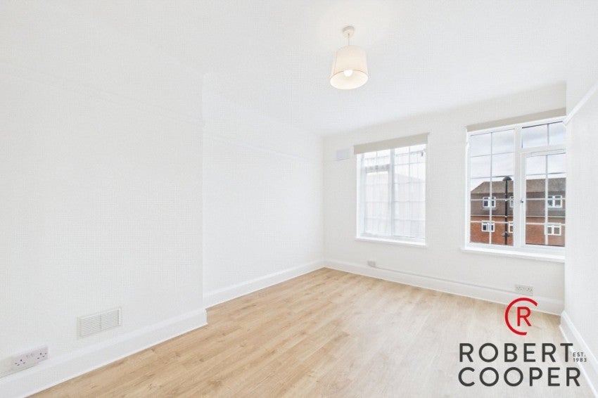 Flat Telcote Way in Greater London
