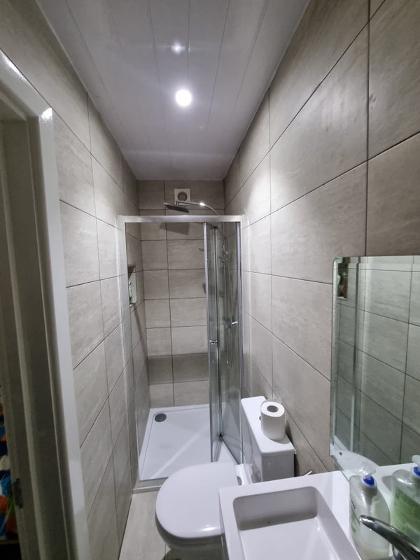 Flat Homestead Way in Greater London