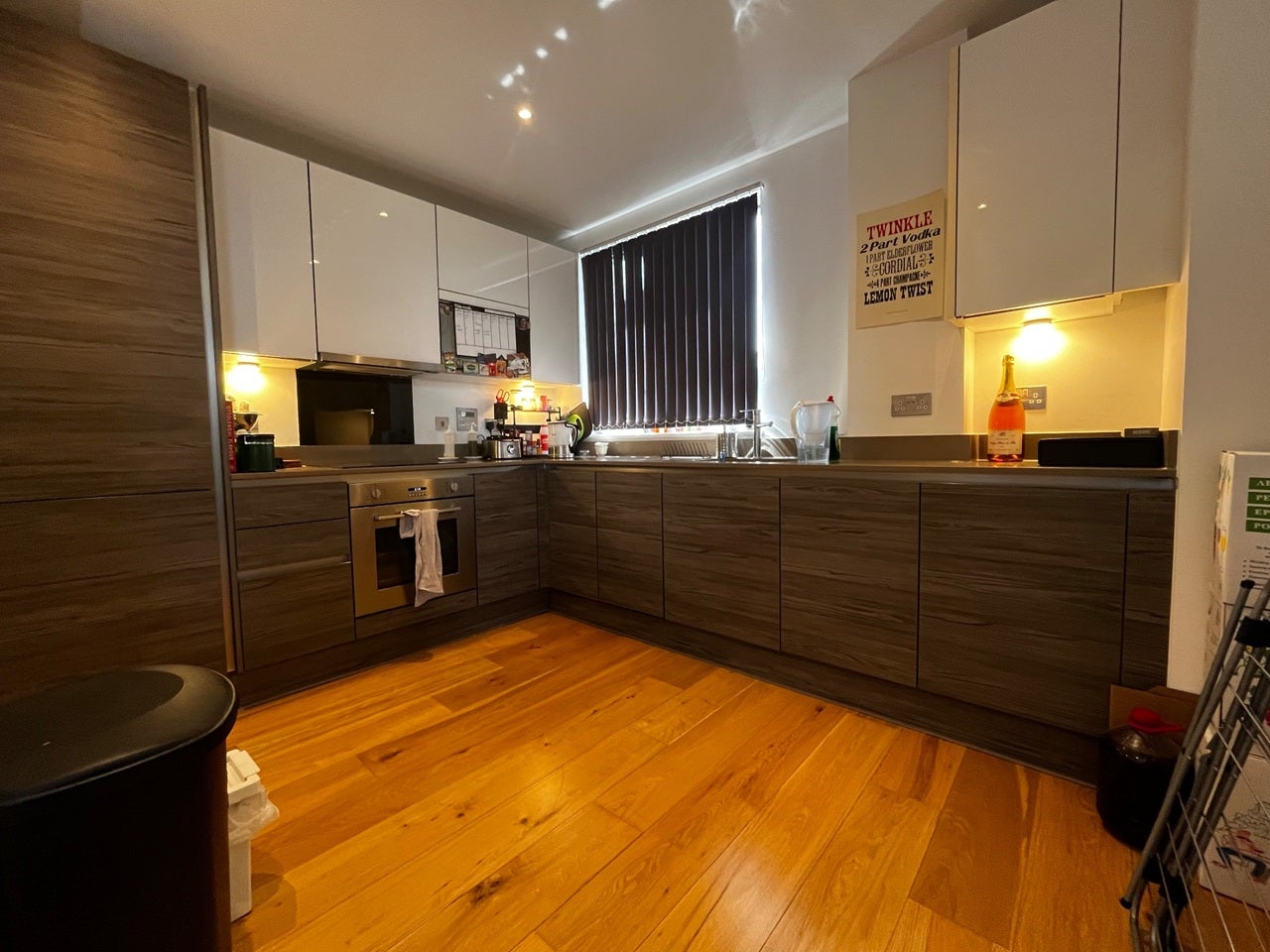 Flat Dunnage Crescent in Greater London