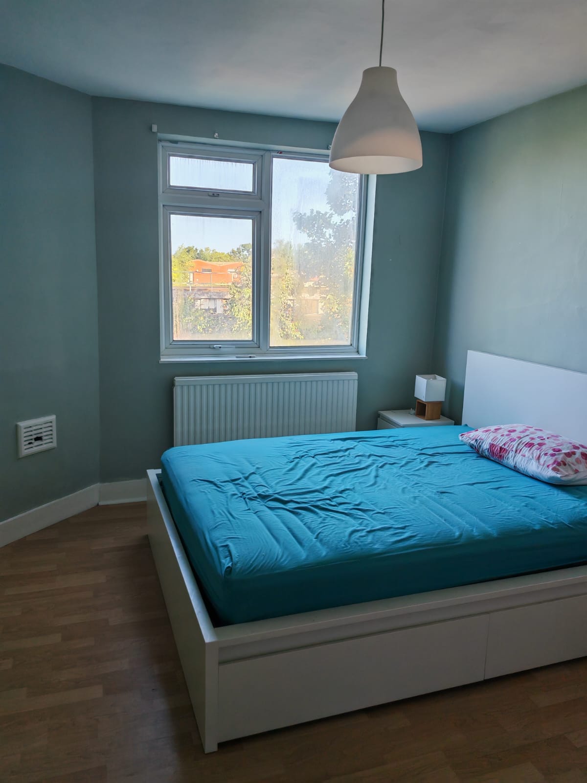Room Davidson Road in Greater London