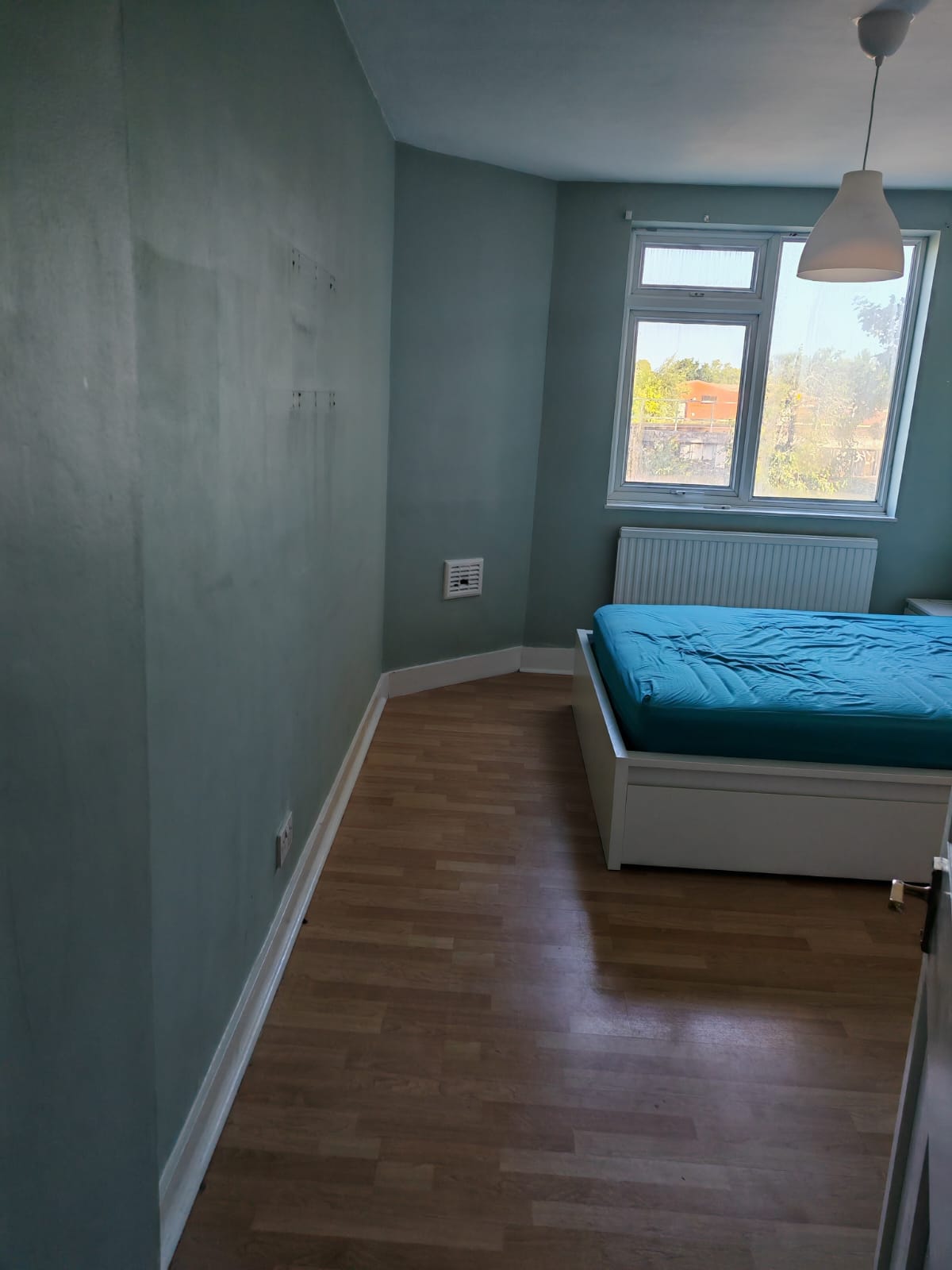 Room Davidson Road in Greater London