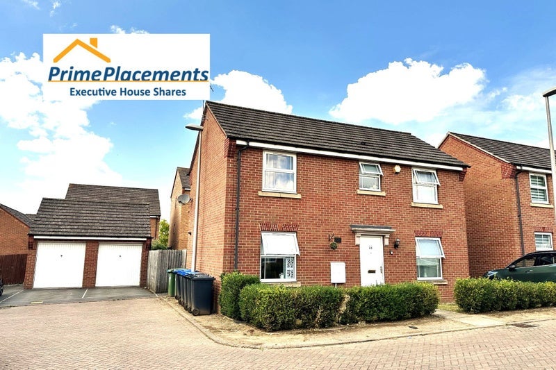 Room Croft Avenue in Rugby
