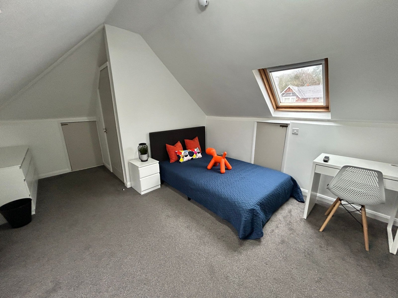 Room West Wycombe Road in High Wycombe