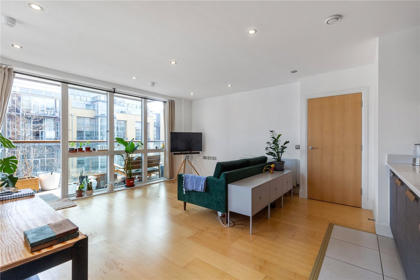 Flat Hertford Road in Greater London