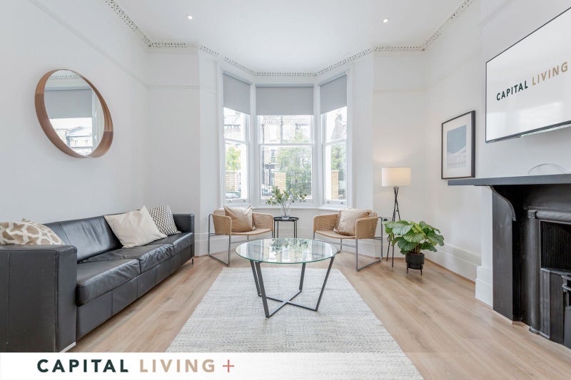 Room Chelsham Road in Greater London