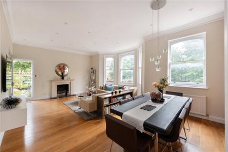Flat Fellows Road in Greater London