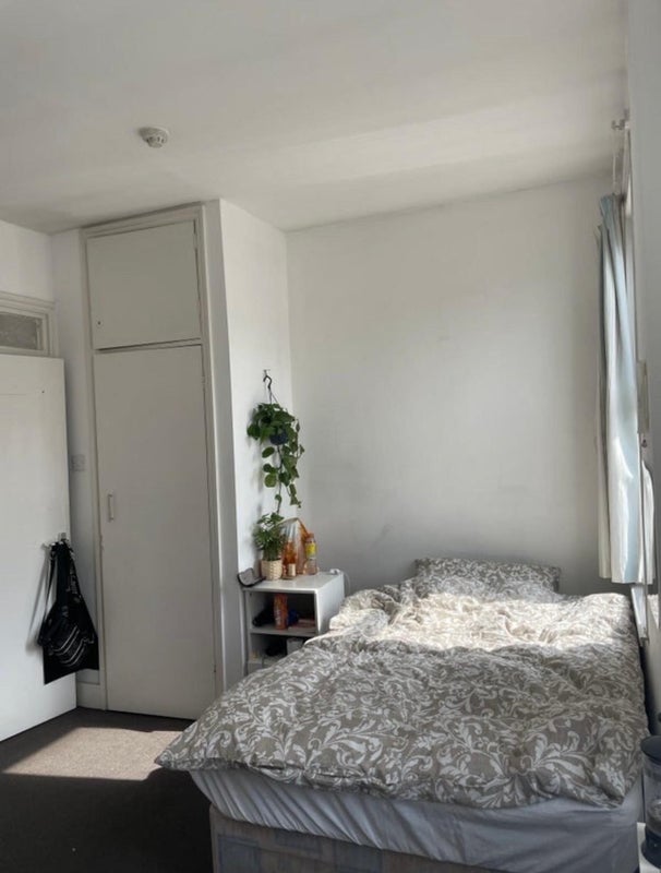 Room Woolwich Road in Greater London