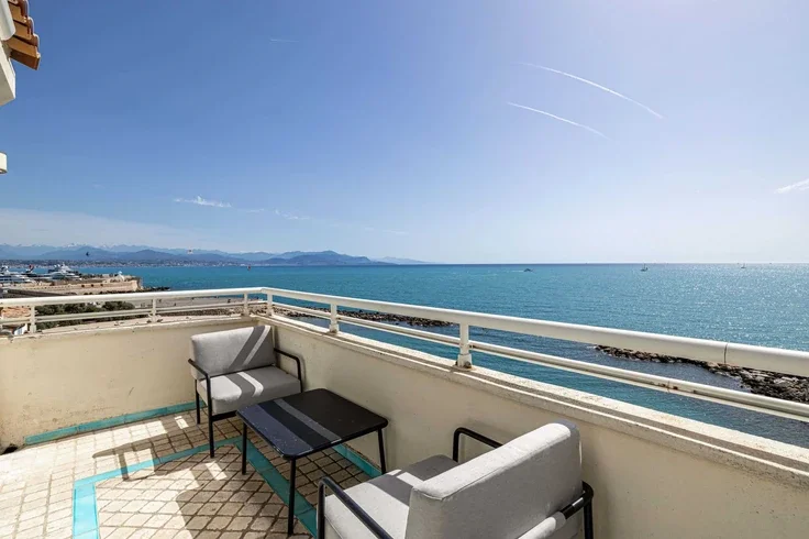 Appartement Promenade Jean Gismondi à Antibes