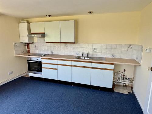 Flat Hinton Road in Wychavon