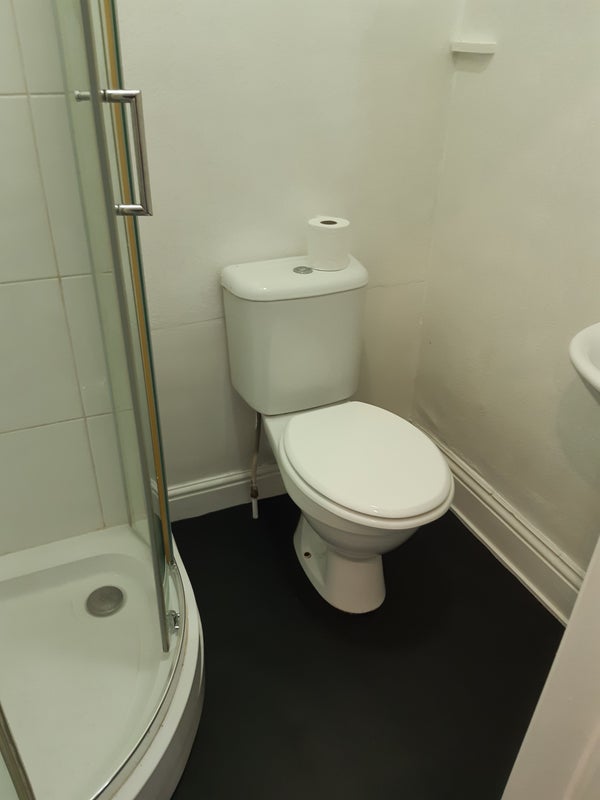 Room Walnut Street in Bradford