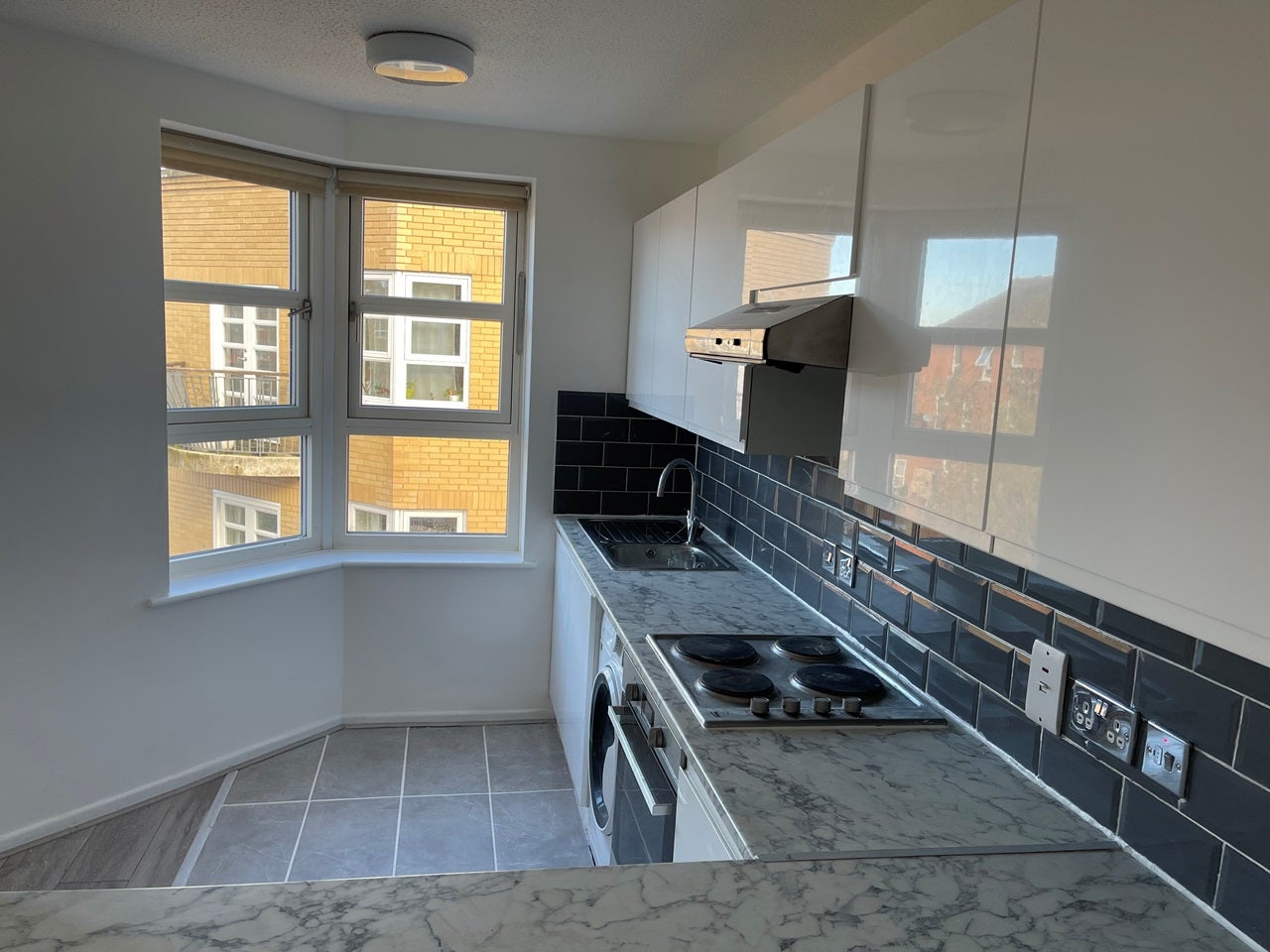 Flat Wolfe Crescent in Greater London