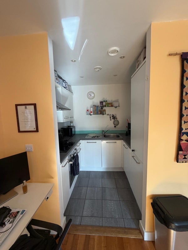 Flat Fishponds Road in Bristol