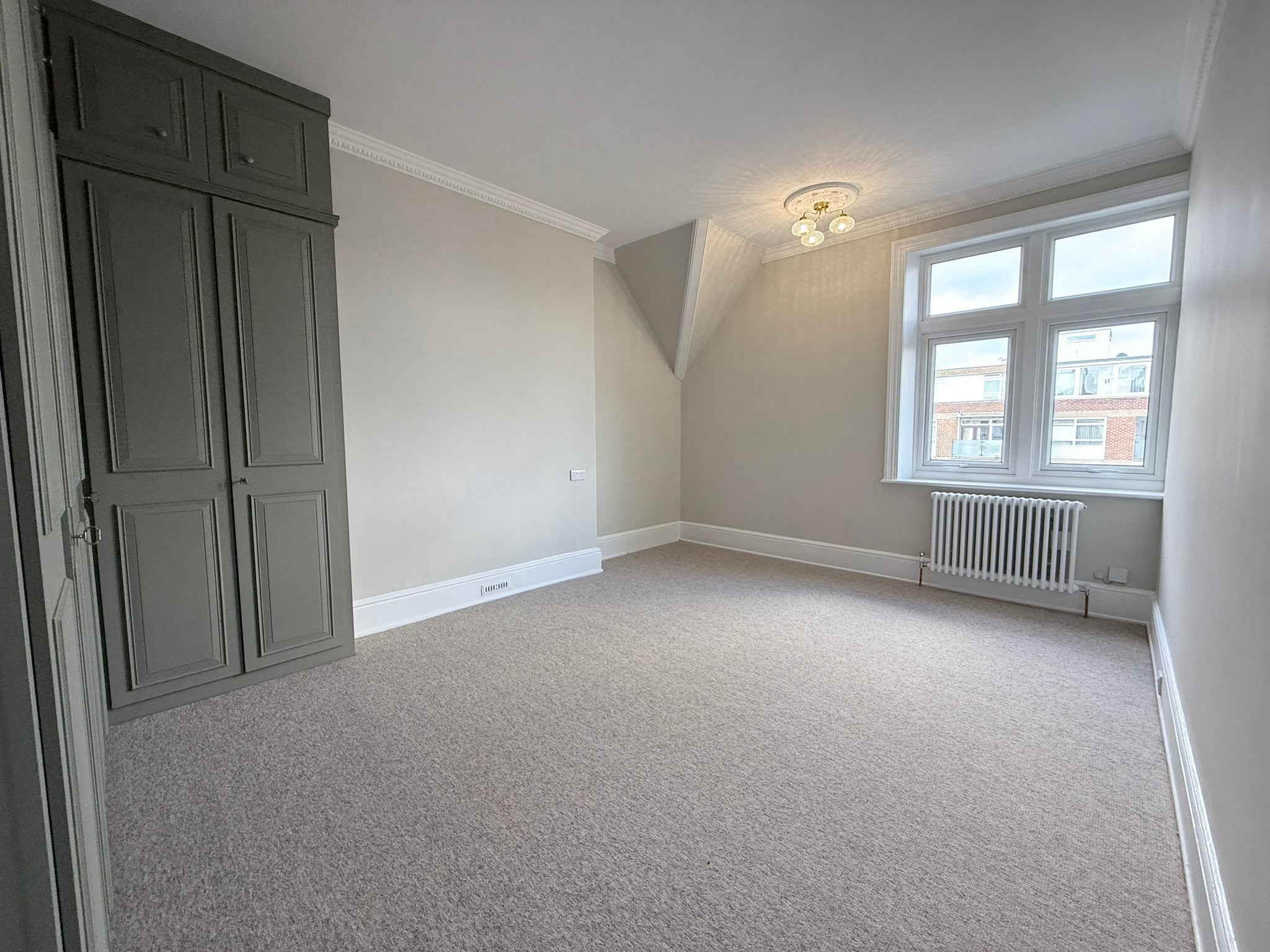 Flat Blackwater Road in Eastbourne