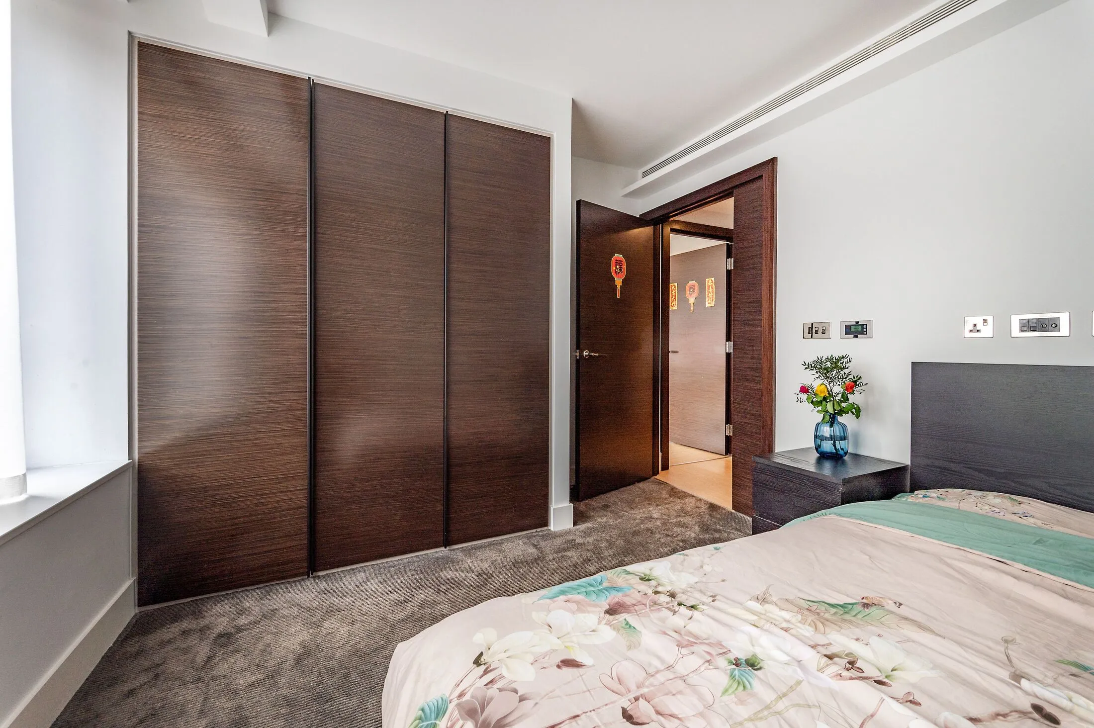 Flat Albert Embankment in Greater London