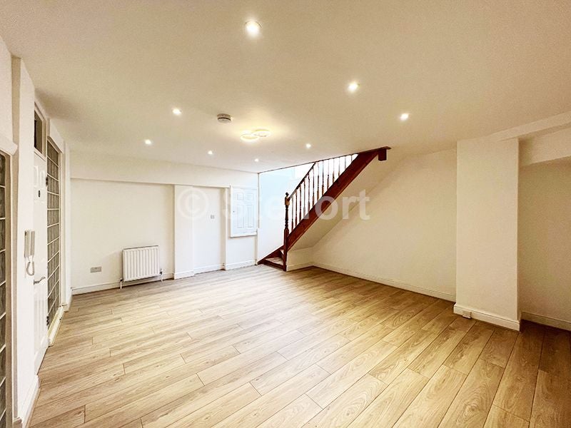 Room Hornsey Road in Greater London