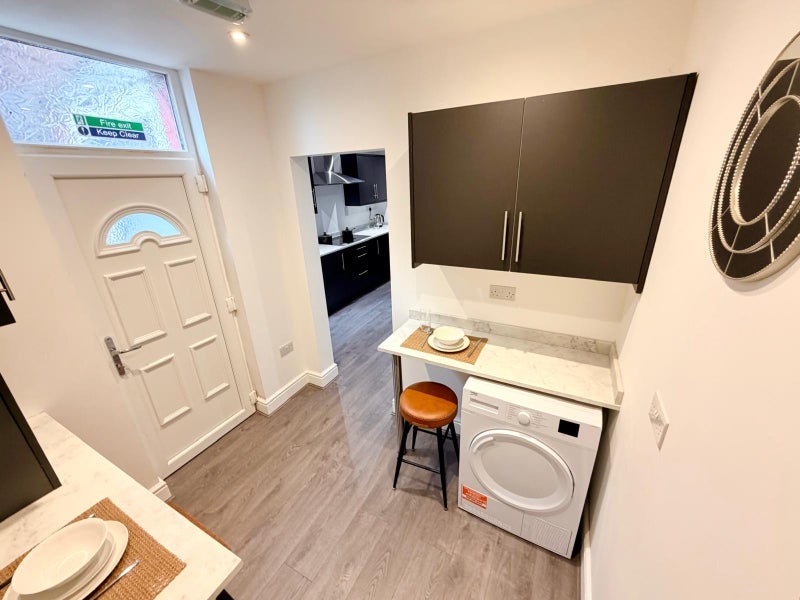 Room Alfred Street in St Helens
