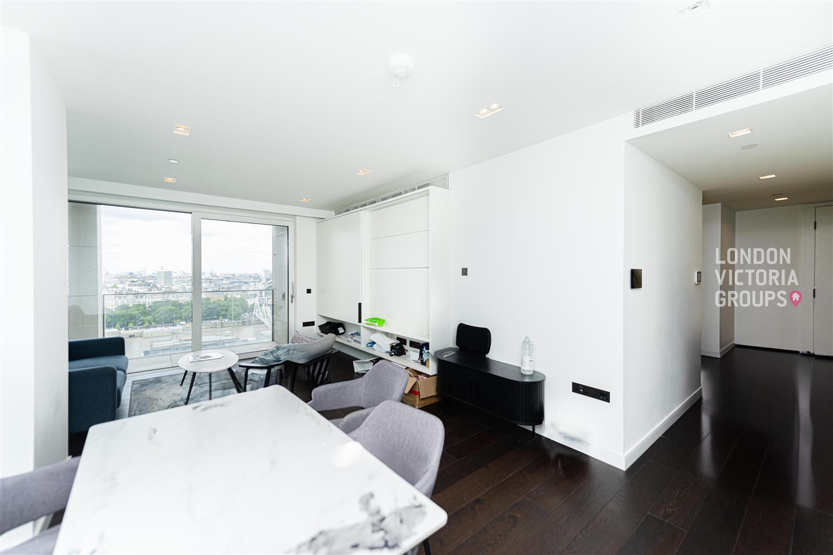 Flat Canada Square in London