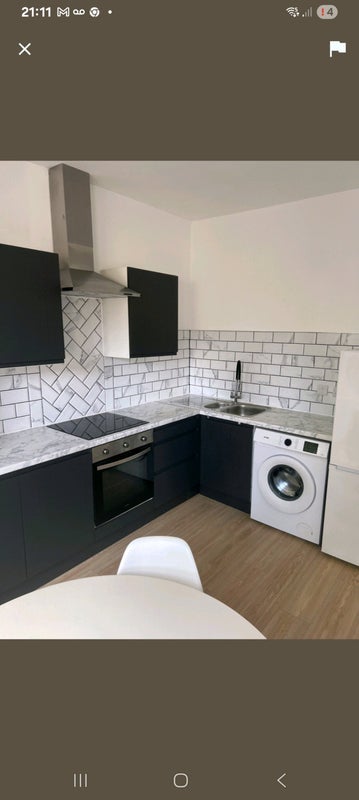 Room Boundary Road in Greater London