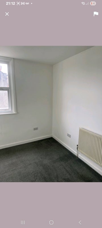 Room Boundary Road in Greater London