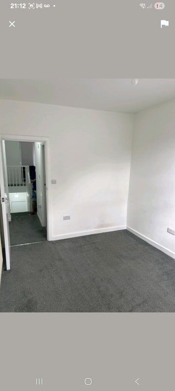 Room Boundary Road in Greater London