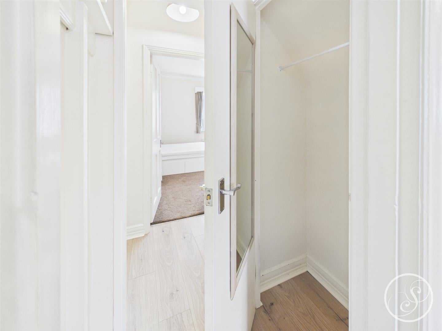Flat Hawthorn Vale in Leeds