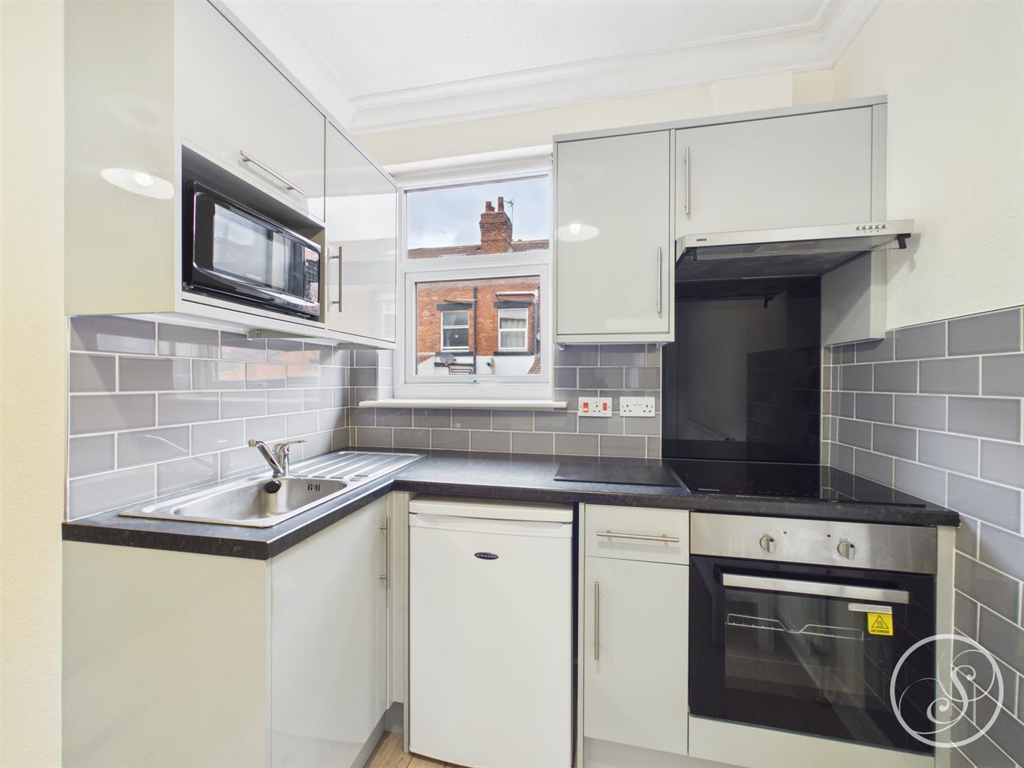 Flat Hawthorn Vale in Leeds