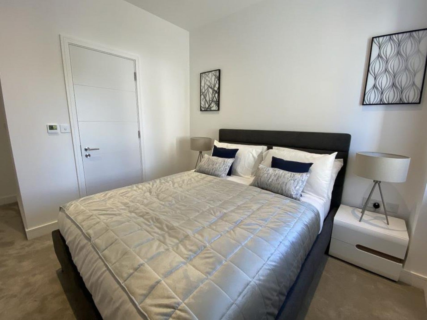 Flat Sinclair Road in Greater London