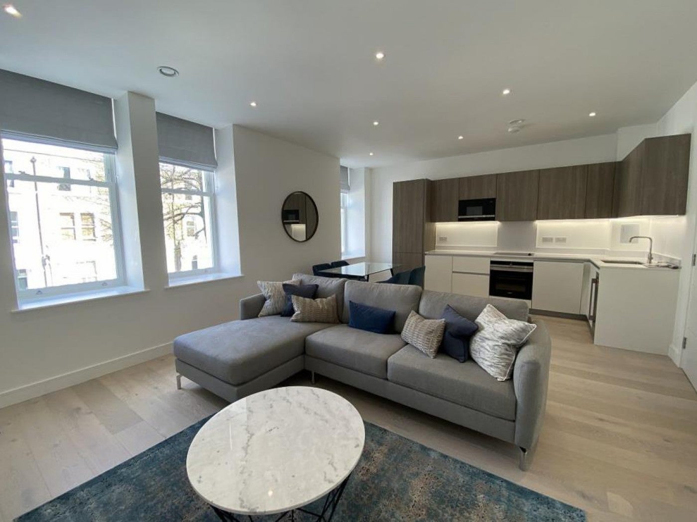 Flat Sinclair Road in Greater London