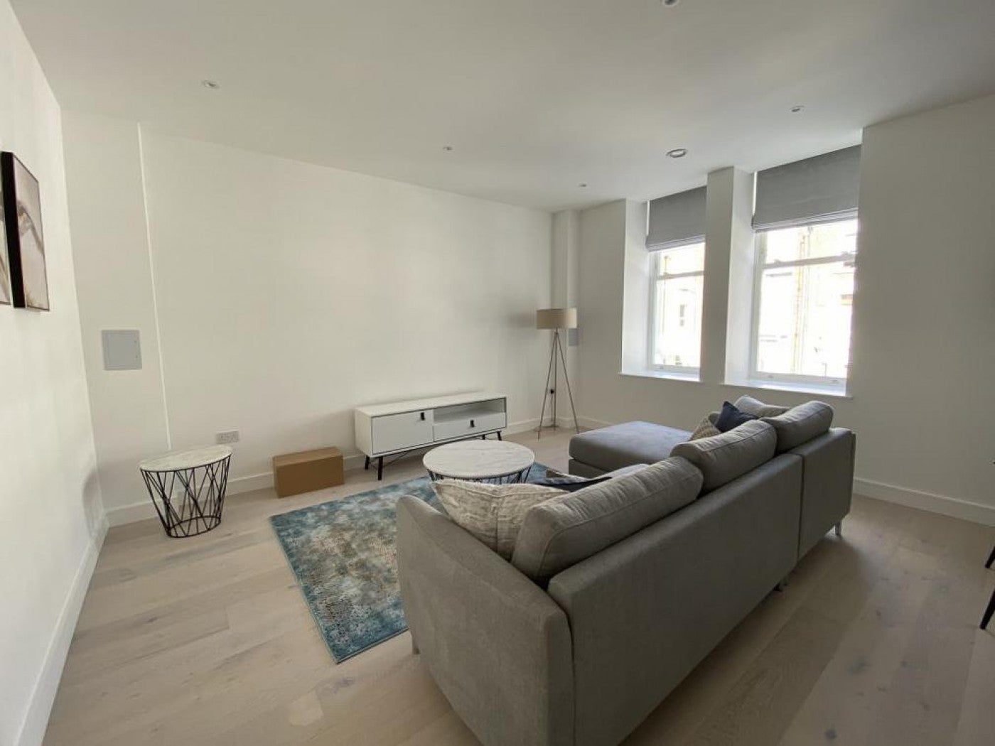 Flat Sinclair Road in Greater London