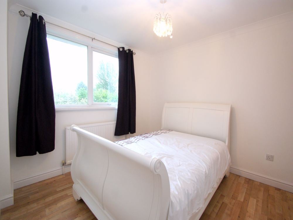 Room Clarence Road in Windsor