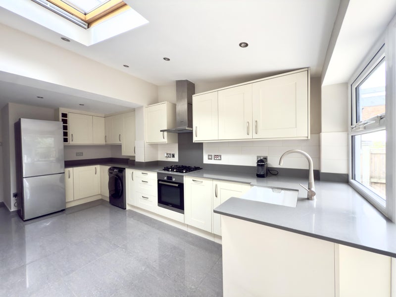 Room Stanhope Road in Greater London