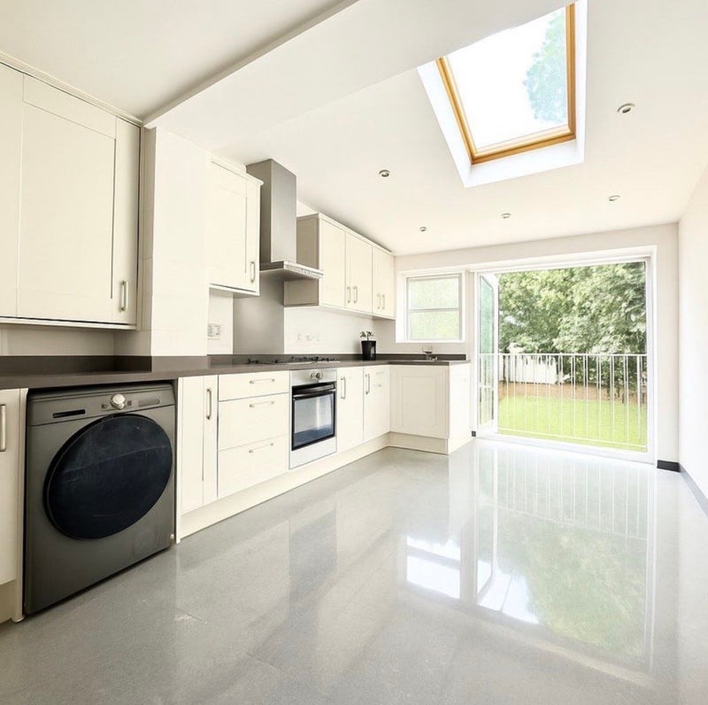 Room Stanhope Road in Greater London