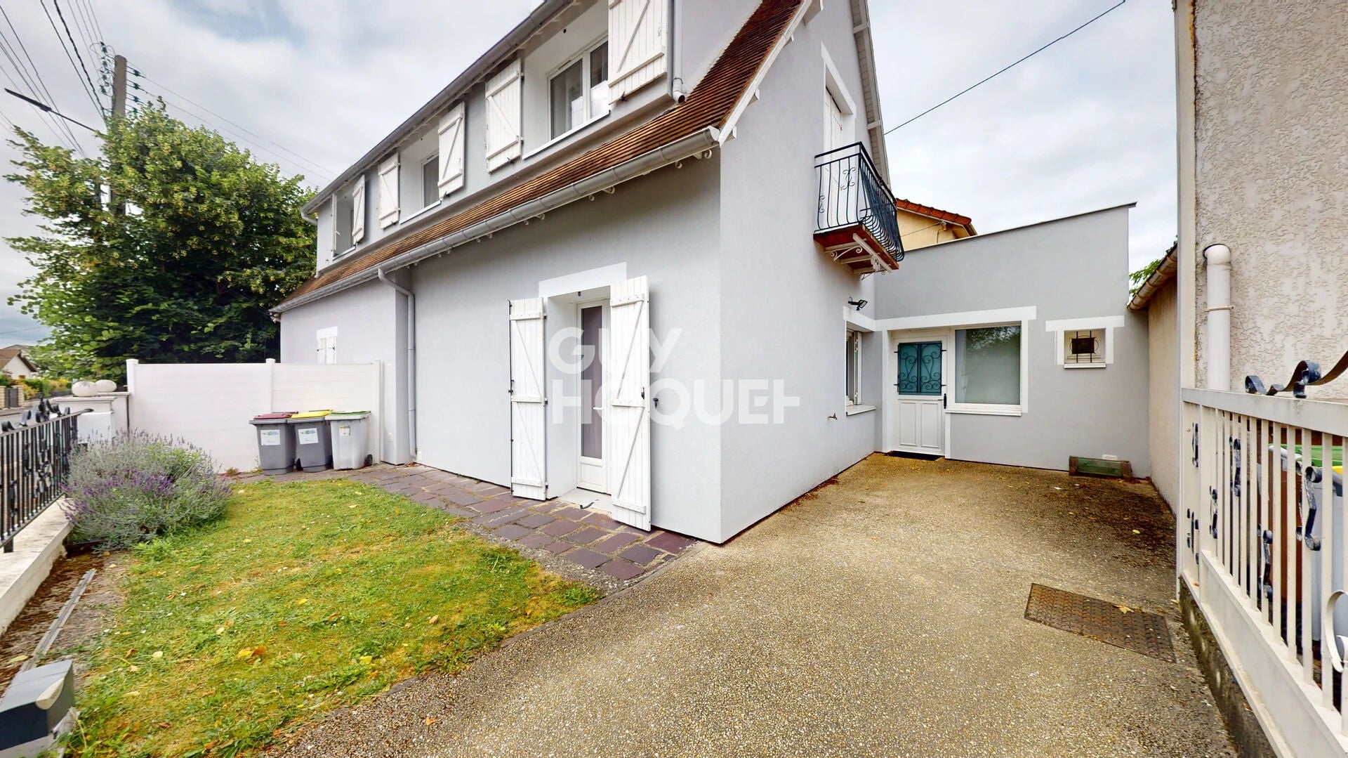 House Avenue du Général de Gaulle in Beauchamp