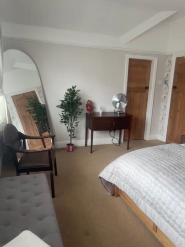 Room Perrymead in Bury
