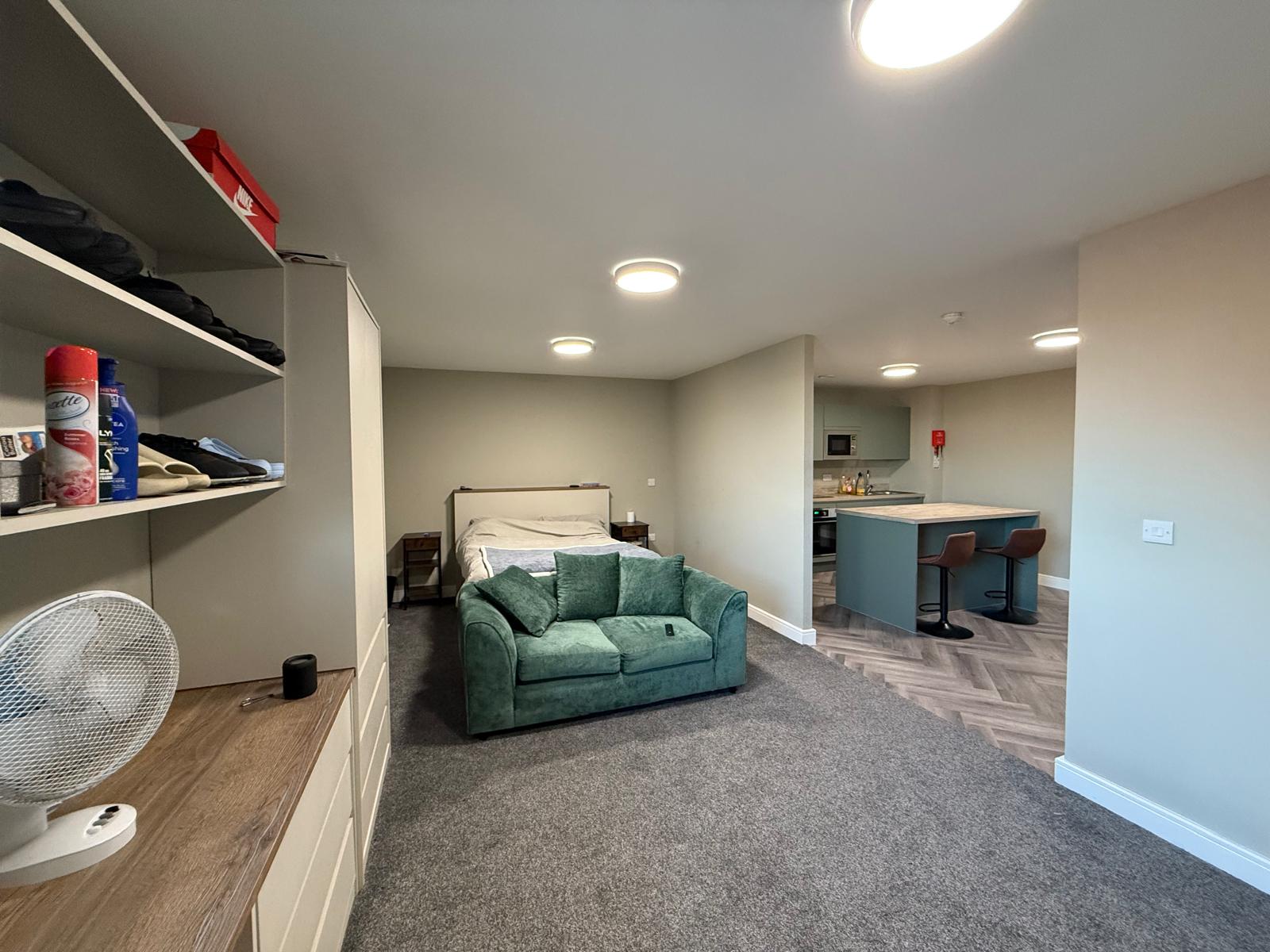 Room Alfreton Road in Nottingham