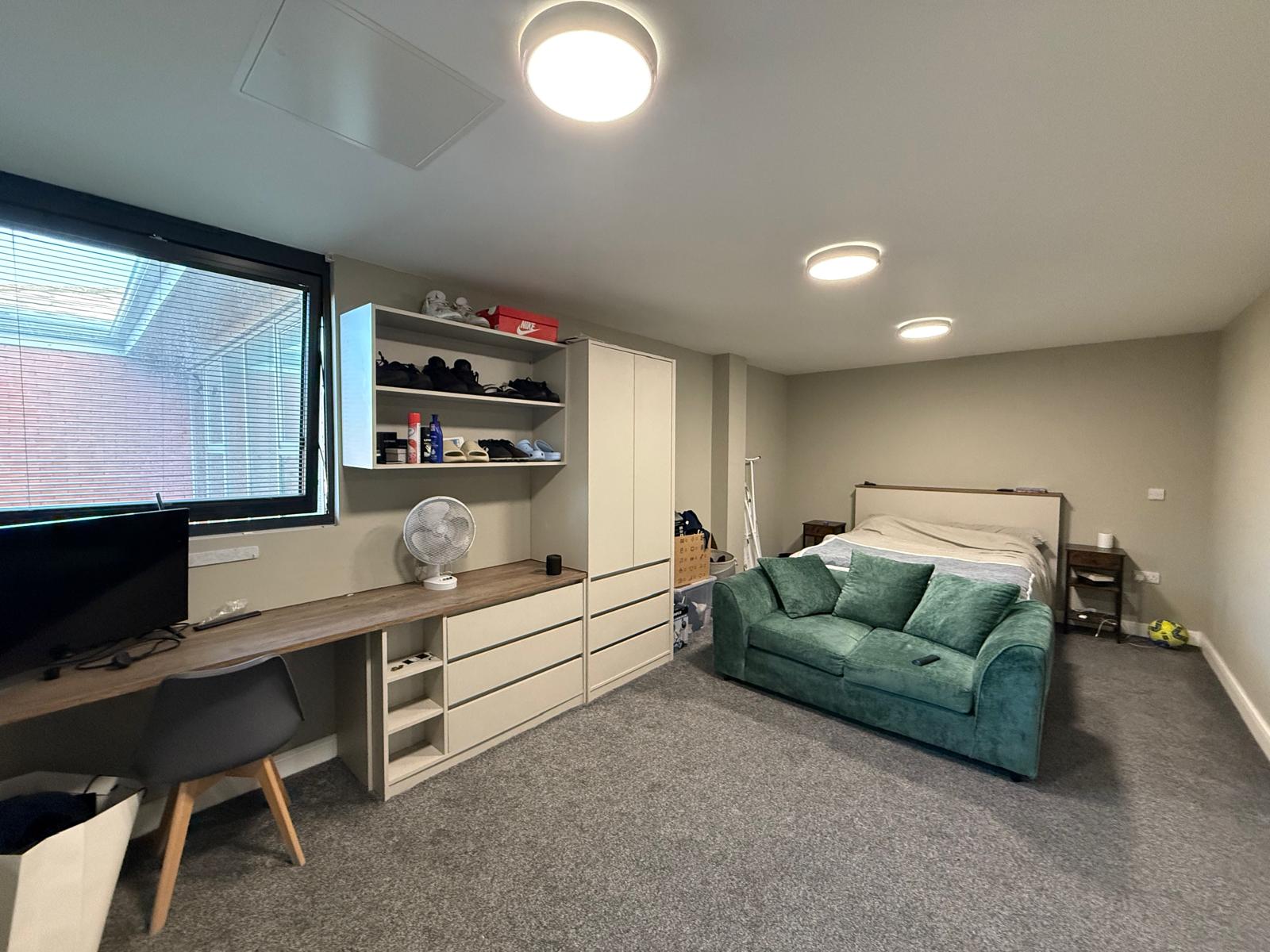Room Alfreton Road in Nottingham
