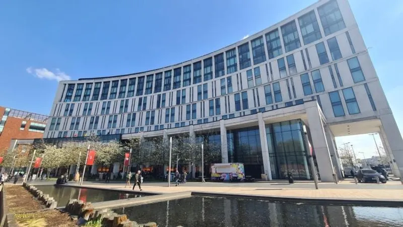 Flat Canning Place in Liverpool