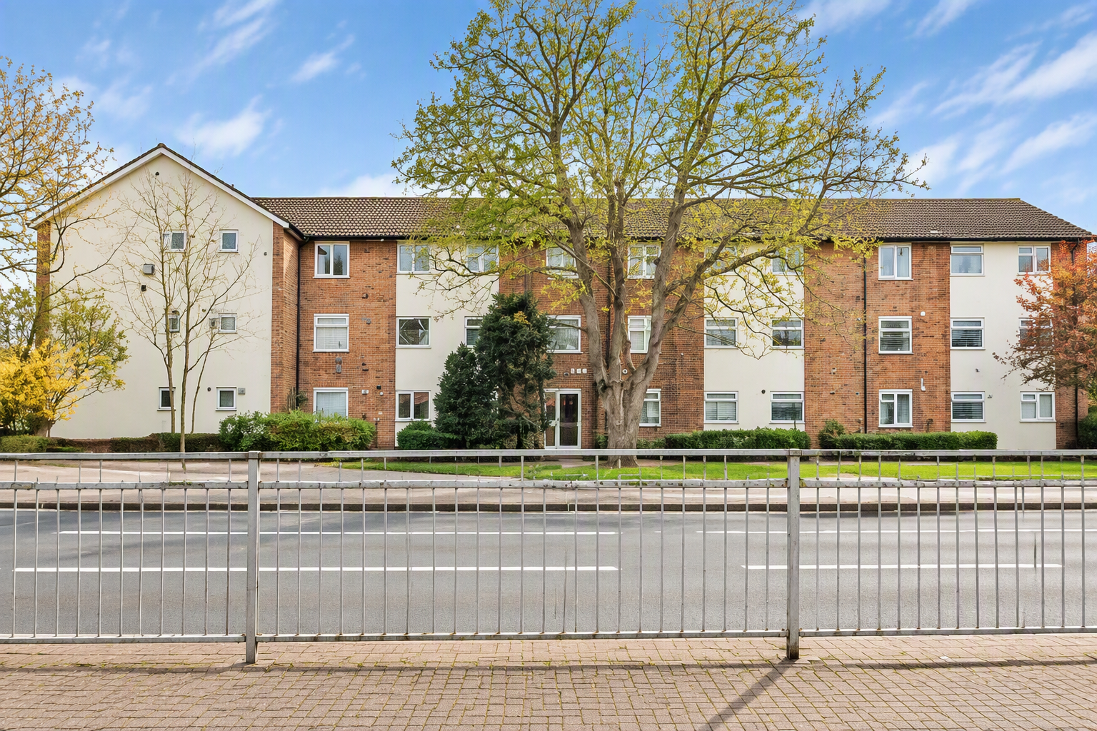 Flat Sefton Paddock in Stoke Poges