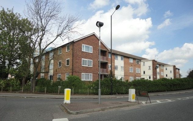 Flat Sefton Paddock in Stoke Poges
