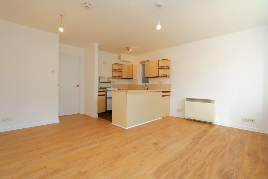 Flat Glenbuck Road in Greater London