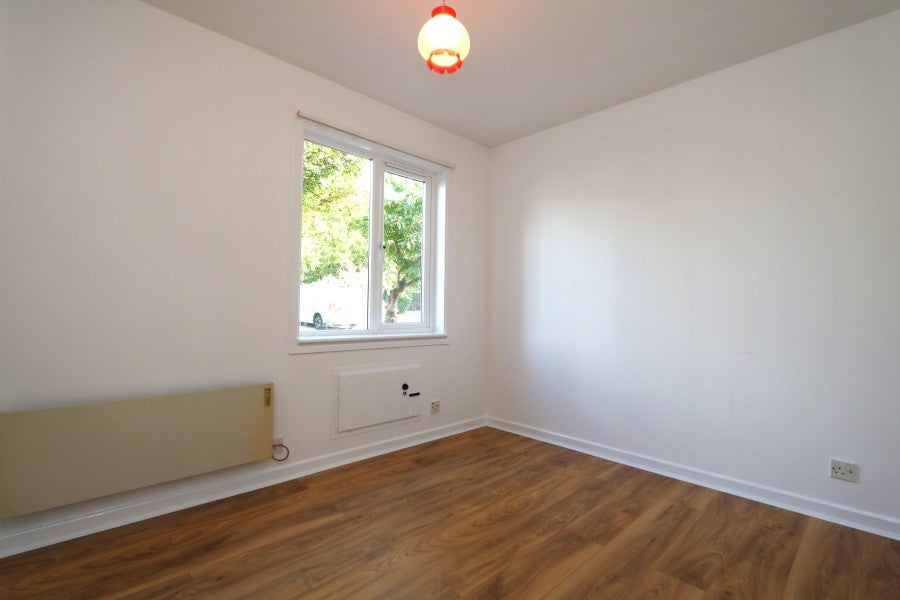 Flat Glenbuck Road in Greater London