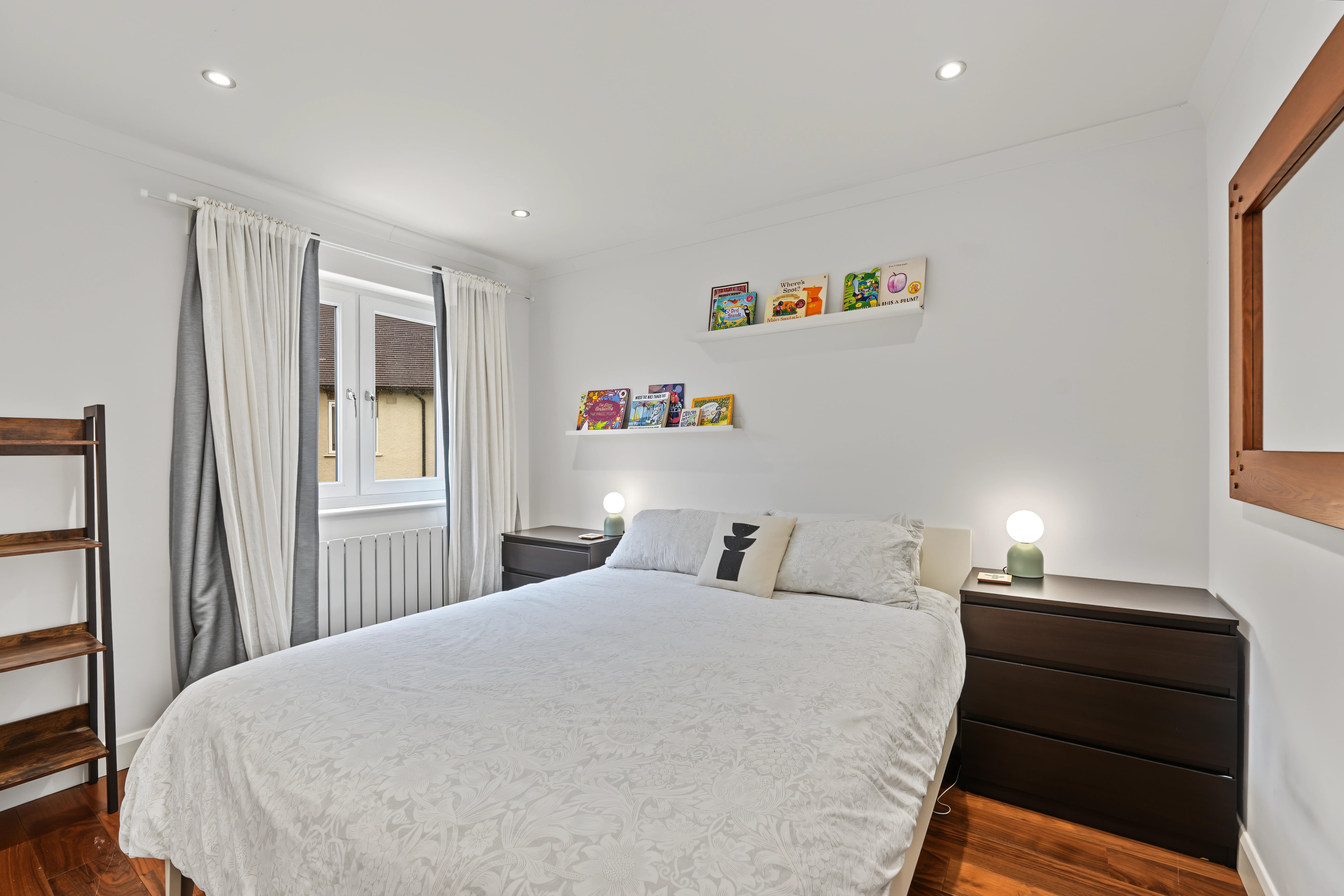 House Allbrook Close in Greater London