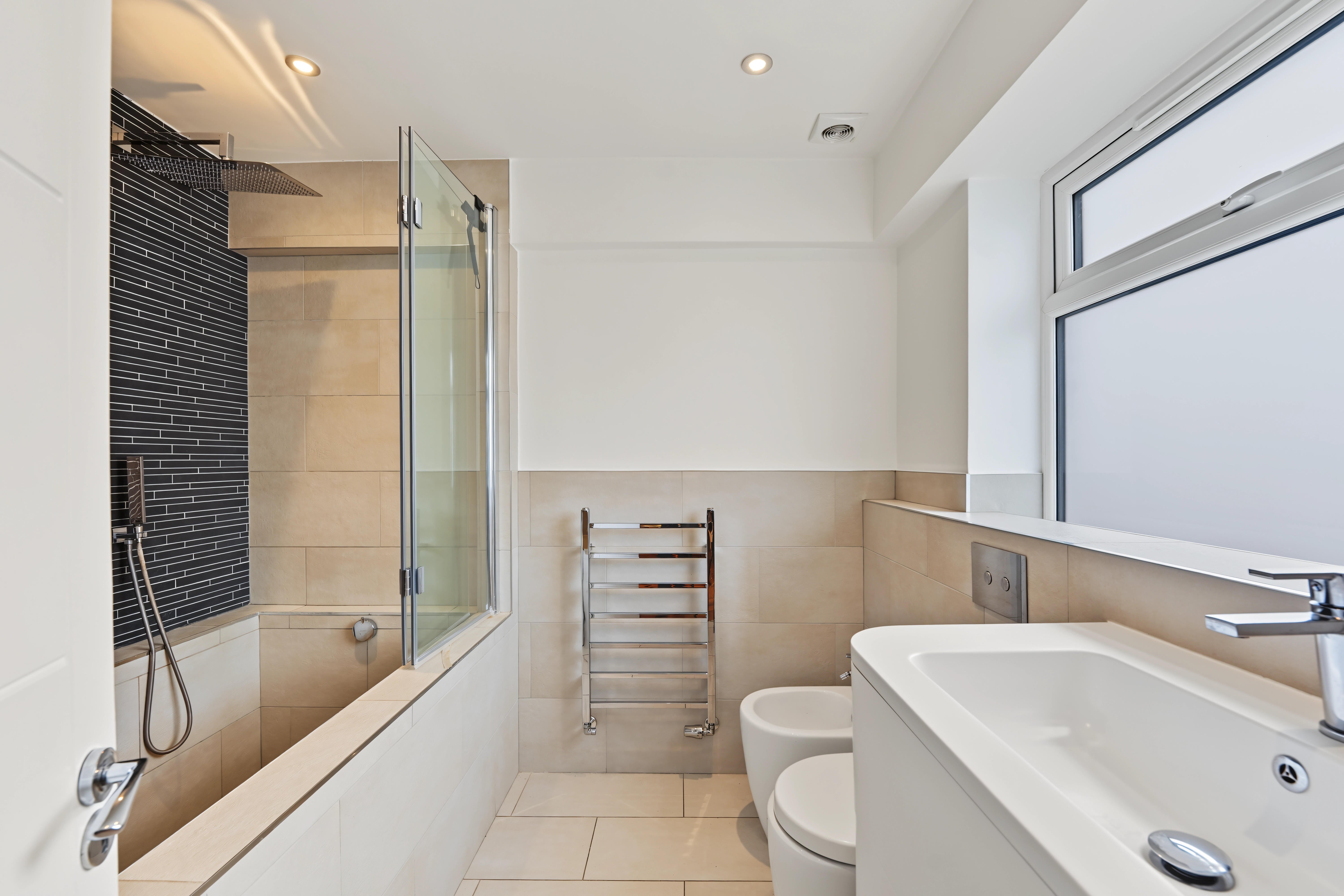 House Allbrook Close in Greater London